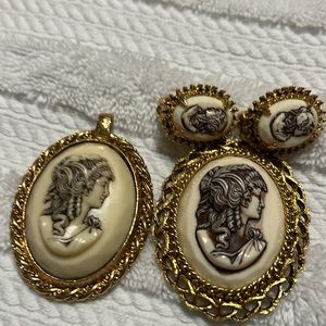 florenza set/Sarah Coventry pendant/ florenza brooch set